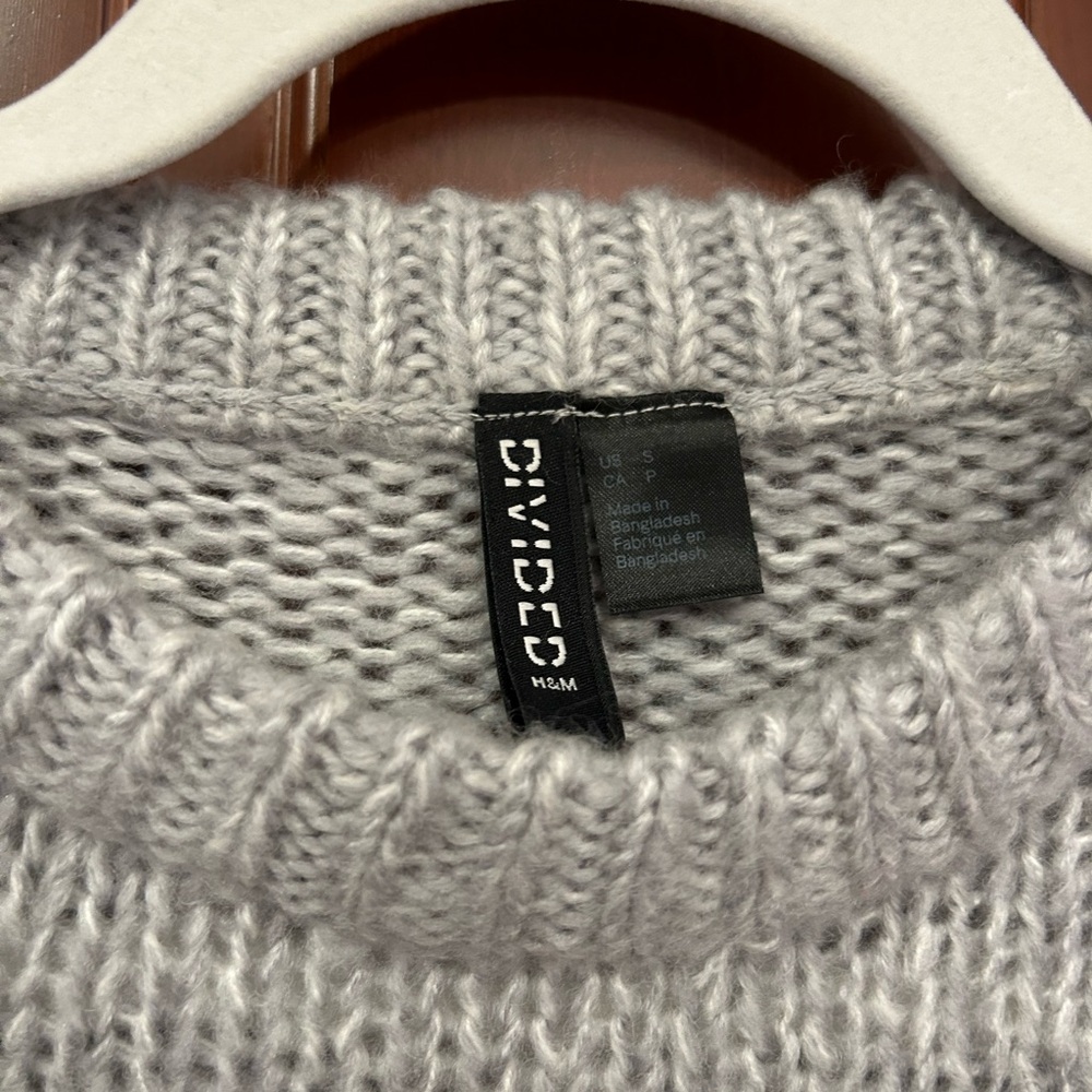 H&M Grey Ribbed Sweater - Picture 5 of 5
